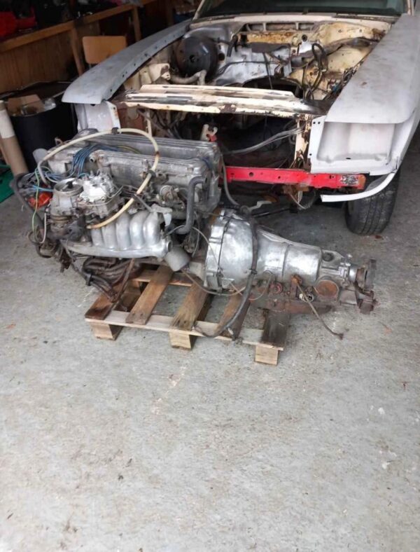 Mercedes Benz R107 280SL M110 Engine 1986 Mercedes Benz R107 280SL M110 Engine 1986 with gearbox available