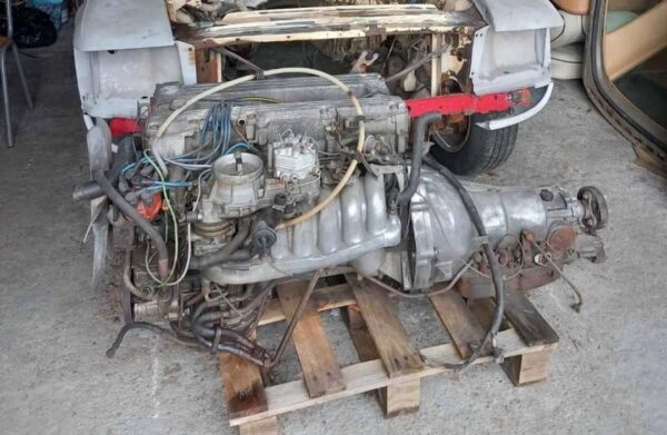 Mercedes Benz R107 280SL M110 Engine 1986 Mercedes Benz R107 280SL M110 Engine 1986 with gearbox available